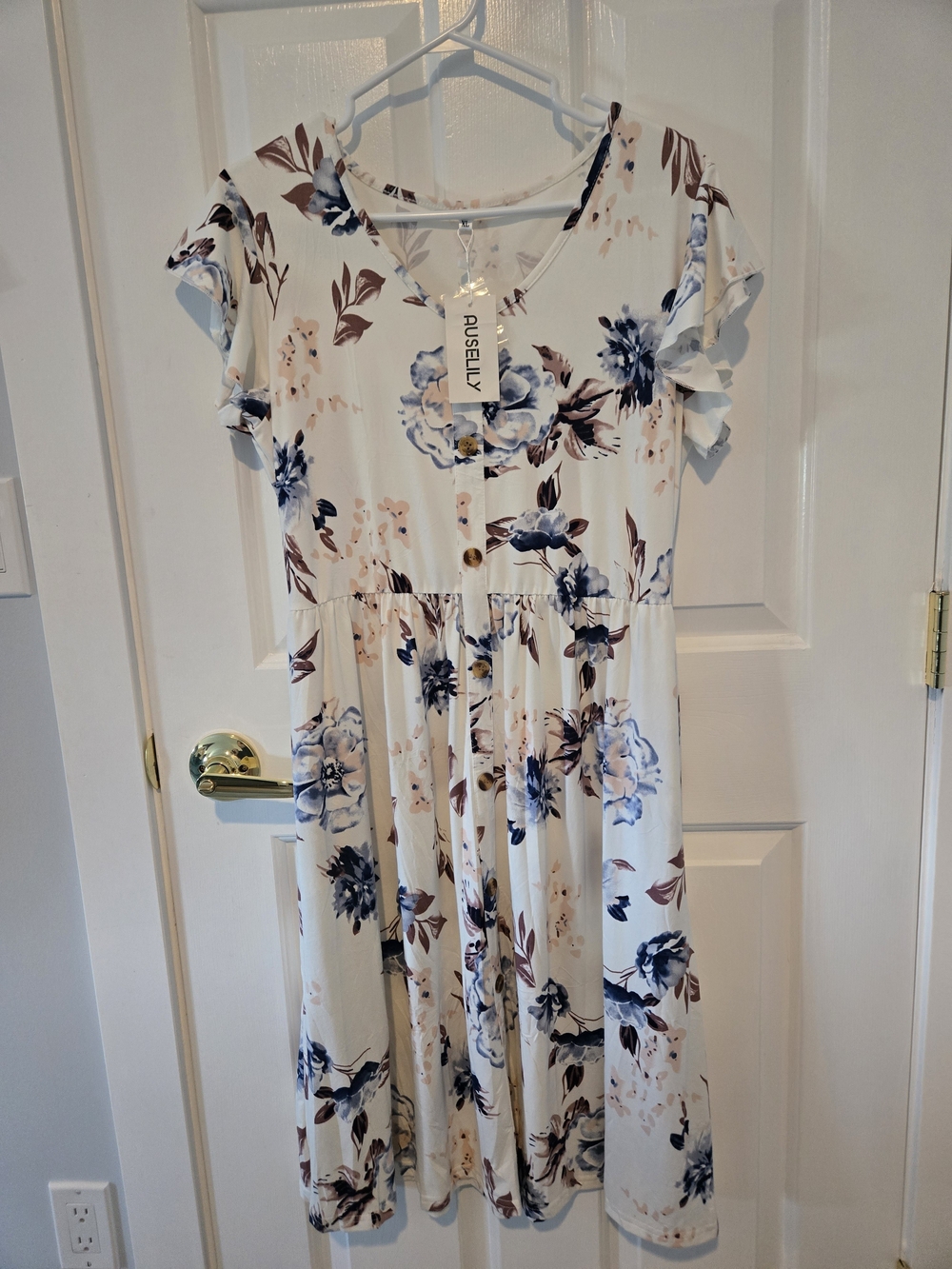 NWT AUSELLY Cream Floral Button-Front Midi Dress